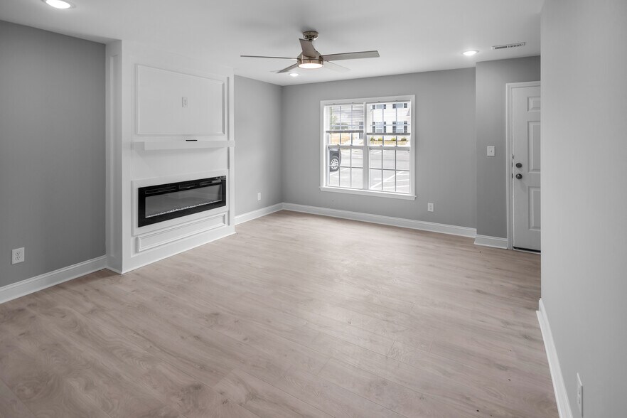 Building Photo - 1261 Cross Creek Cir