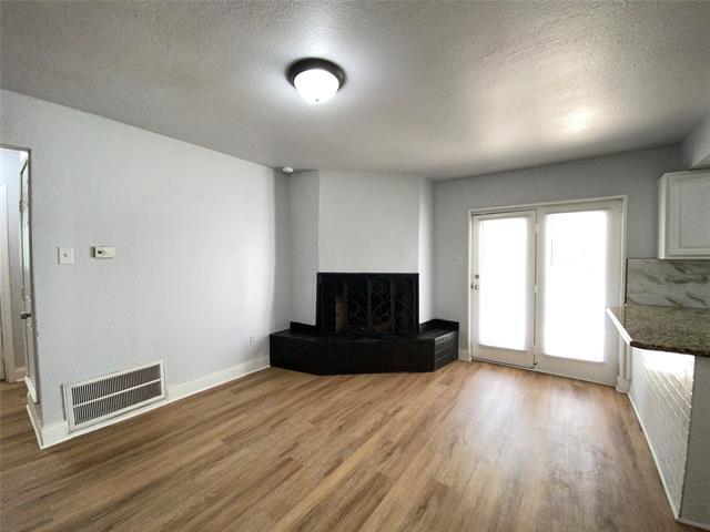 Building Photo - 1011 N Lucas Dr