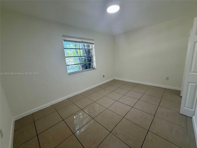 Building Photo - 1146 NW 46th St