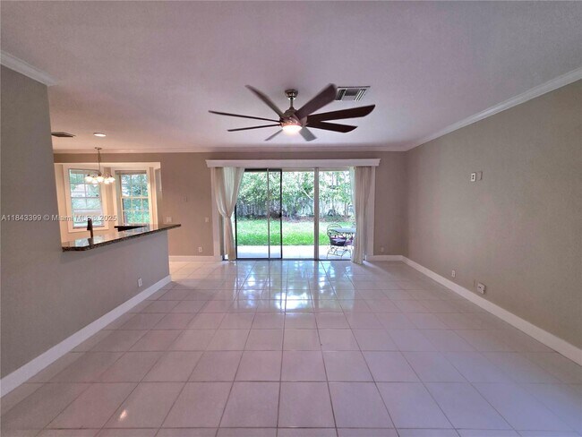 Building Photo - 584 Cambridge Dr