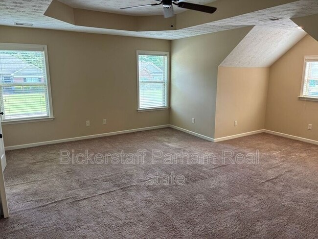 Building Photo - 5982 Ivy Ridge Dr