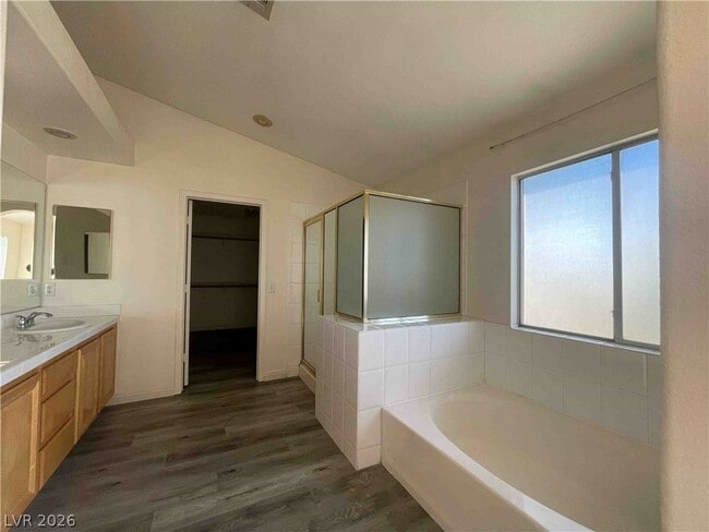 Building Photo - 861 Cavaison Ave