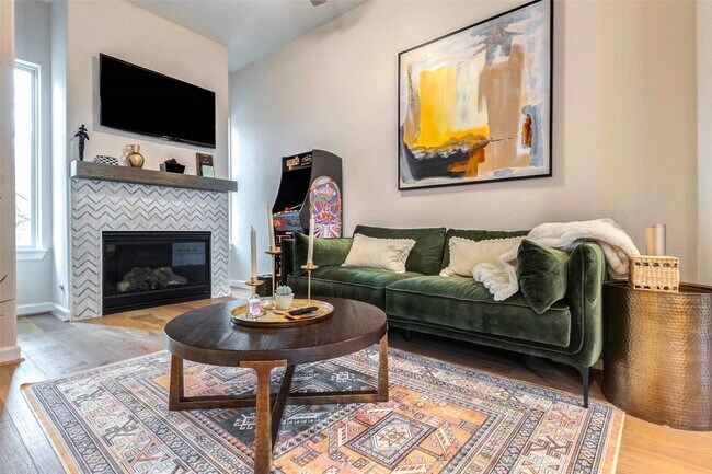 Building Photo - 11005 Upland Forest Dr