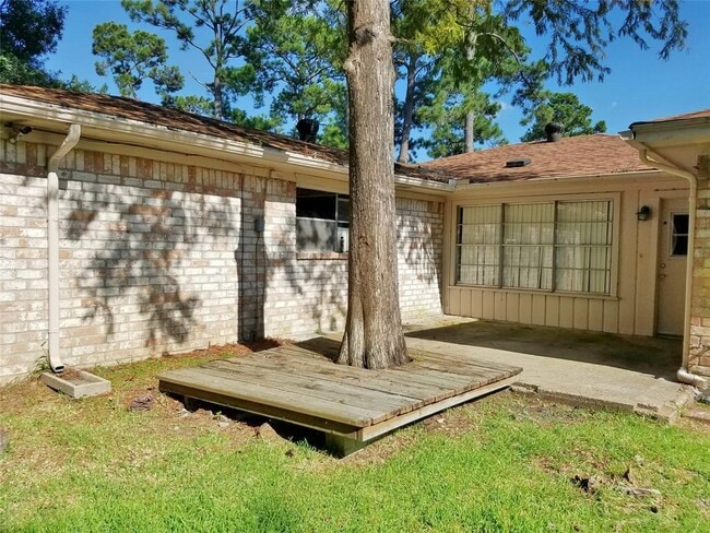 Building Photo - 3800 Kingsway Dr