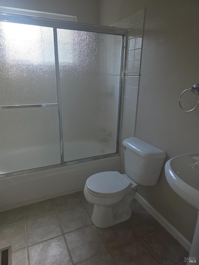 Building Photo - 3013 Devita Dr