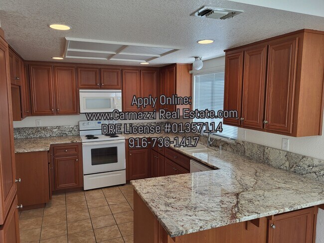 Building Photo - 9244 Mapleview Way