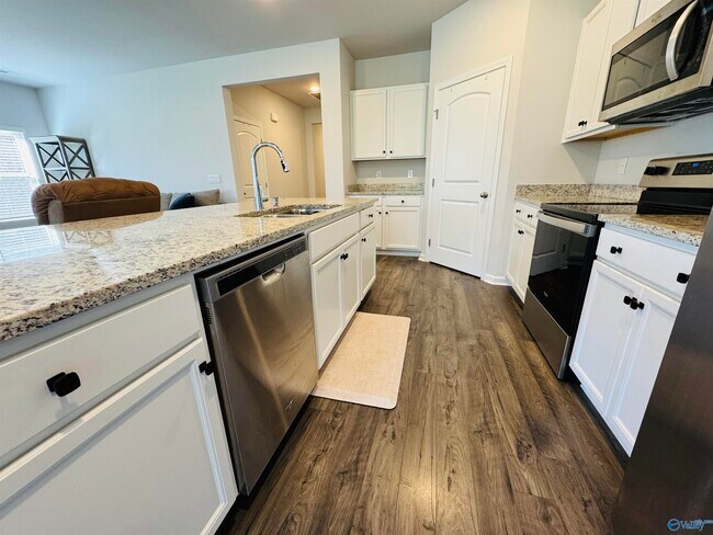 Building Photo - 113 Branton Ct