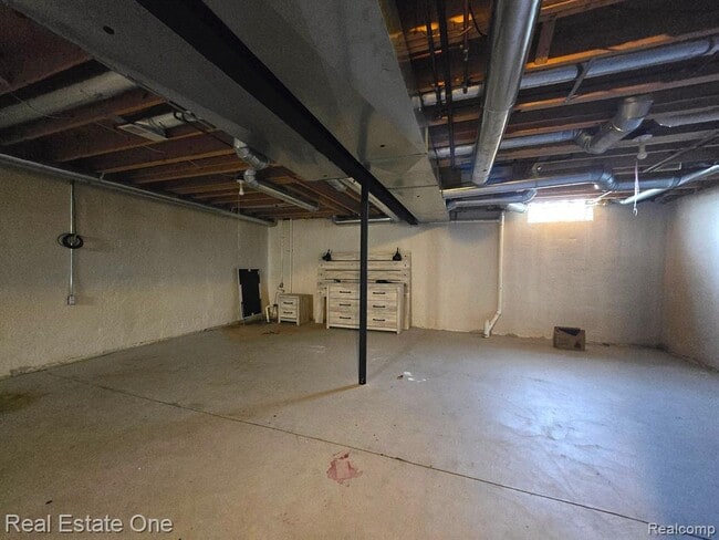 Building Photo - 42510 Pinehurst Dr