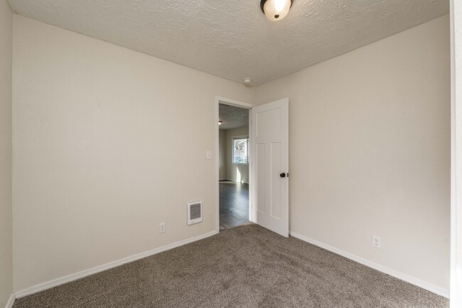 Building Photo - Ryde LLC