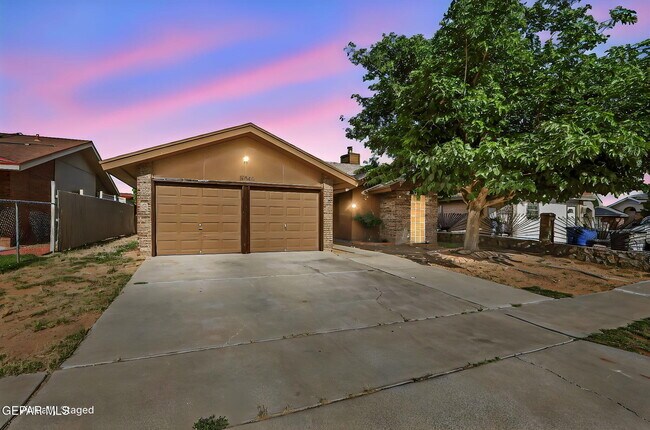 Building Photo - 10902 Yogi Berra Cir