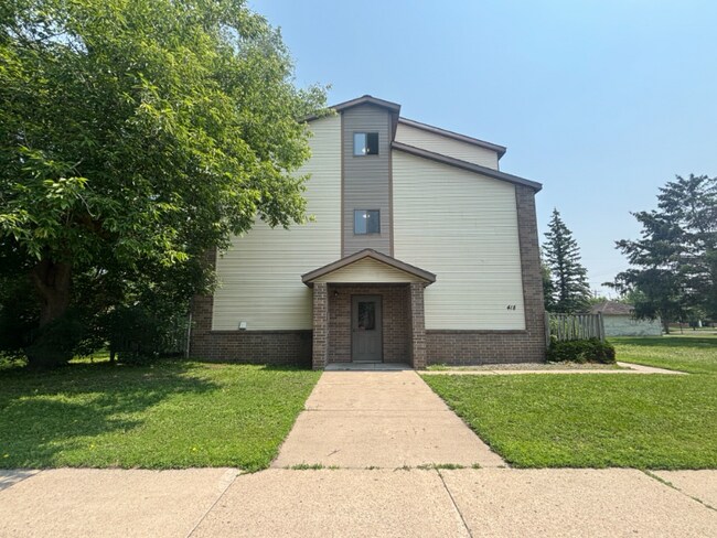 Primary Photo - 418 5th Ave S