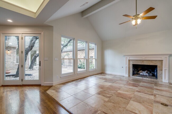 Building Photo - LINCOLN HEIGHTS 3-BEDROOM