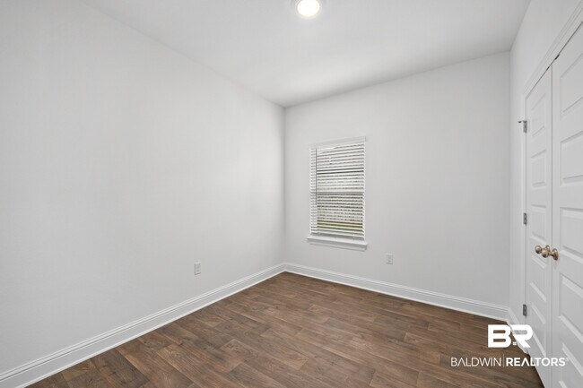 Building Photo - 13390 Shea Cir