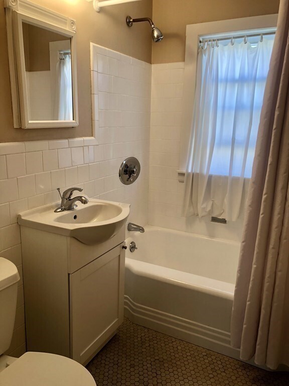 Building Photo - 17 Hatfield Rd