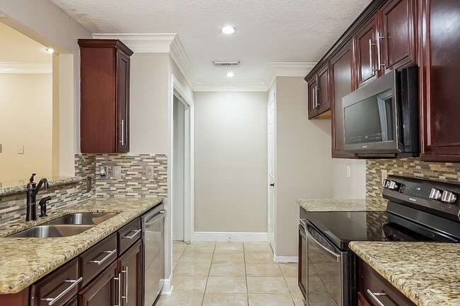 Building Photo - 1226 Dutch St