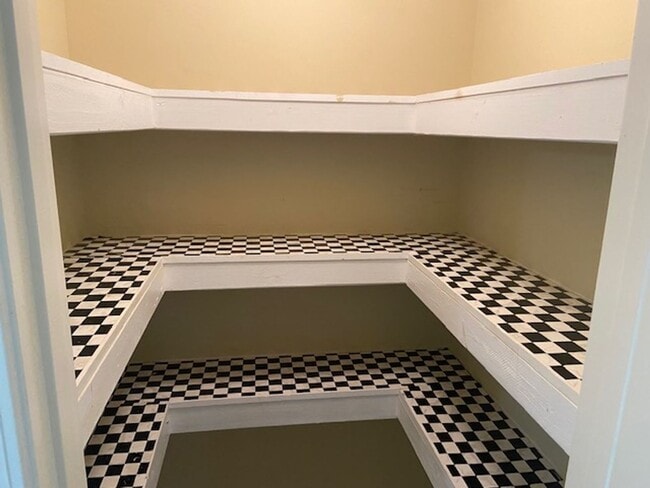 Building Photo - 3 Bed/2 Bath