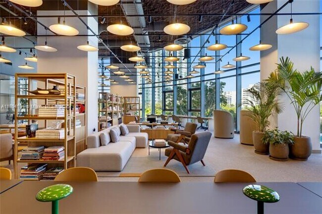 Building Photo - 500 Alton Rd