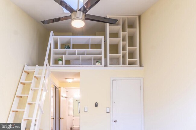 Building Photo - 9804 Hellingly Pl