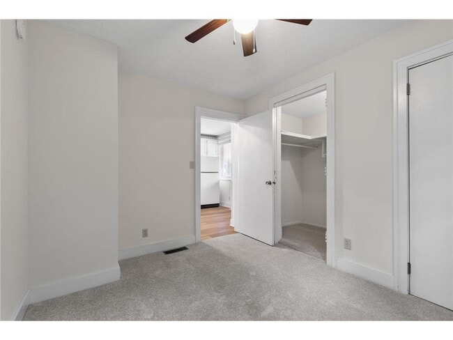 Building Photo - 2610 Dupont Ave S