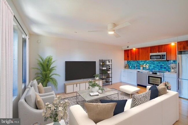 Building Photo - 152 W Laurel St