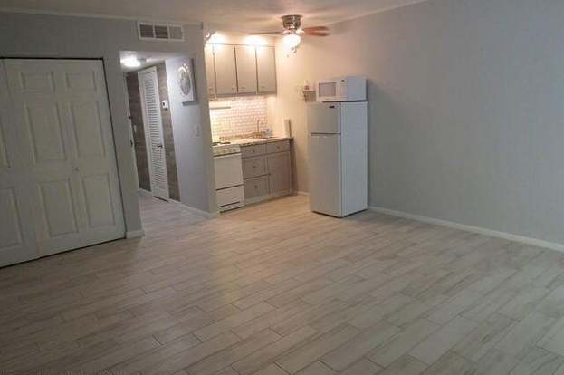 Building Photo - 221 Columbia Dr