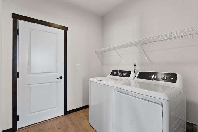 Building Photo - Spacious 4-Bedroom, 2.5 Bath, Two-Story Gem with a Fenced Yard!