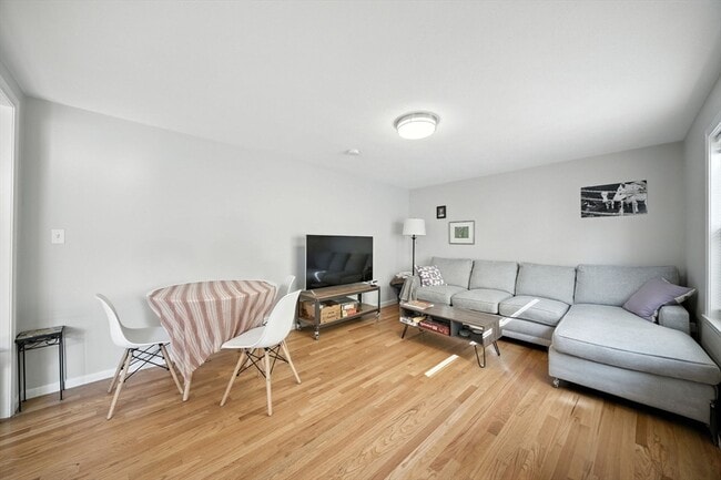 Building Photo - 57 Newbury St