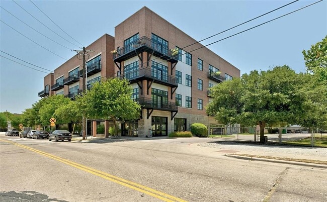 Building Photo - 2235 E 6th St