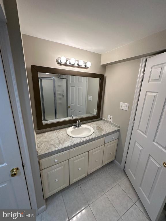 Building Photo - 6521 Gildar St