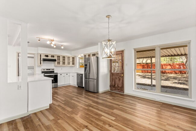 Building Photo - 5259 Prince Valiant Dr