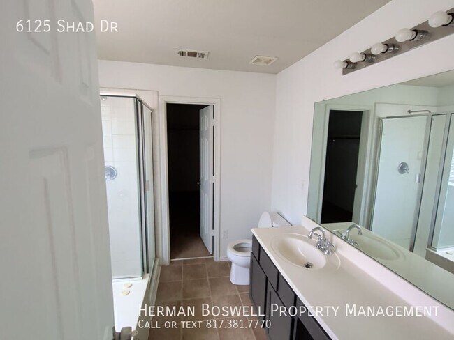 Building Photo - 6125 Shad Dr