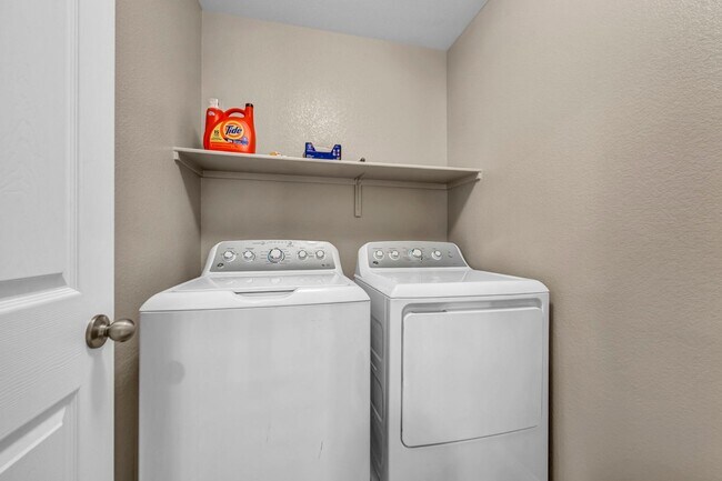 Building Photo - 688 Monroe Hl Pl