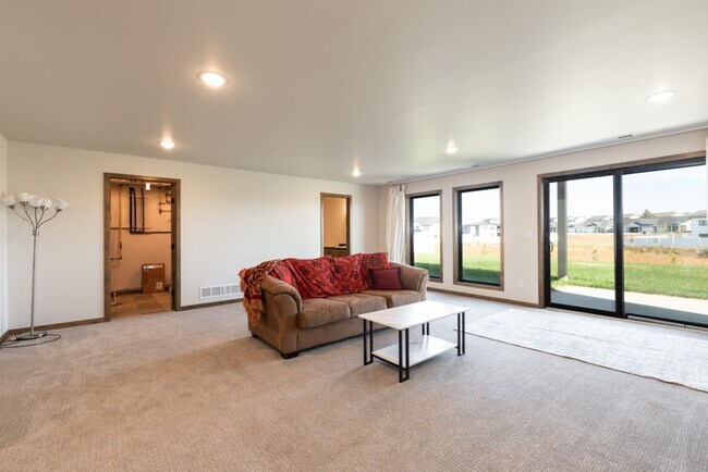 Building Photo - Beautiful Single Family Home in North Bismarck