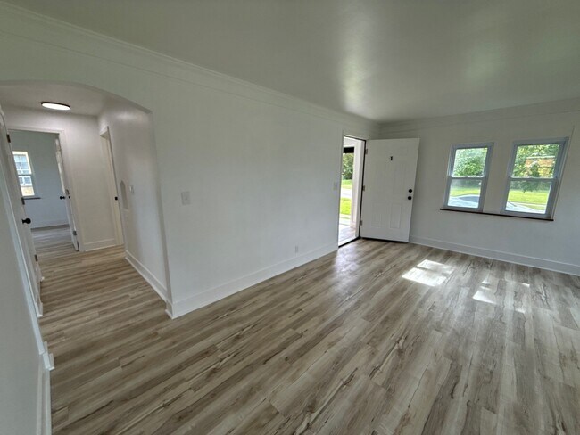 Building Photo - 7209 Brookcrest Dr