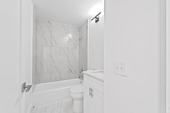 Building Photo - 271 Cypress Point Dr