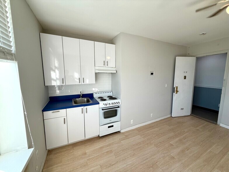 Building Photo - 241 E Broadway