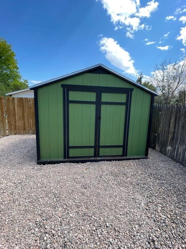 Building Photo - Cozy and Comfy 3 Bed! Mesa/Zia School Dist...