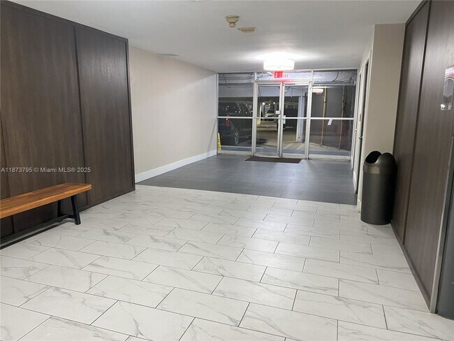 Building Photo - 18051 Biscayne Blvd