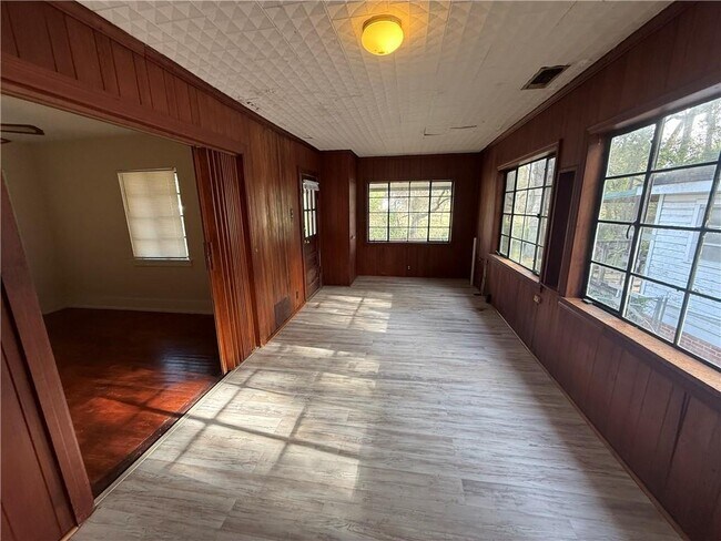 Building Photo - 312 Grant St