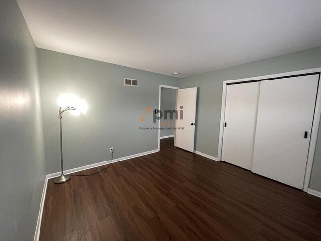 Building Photo - 6805 Jackson Ave