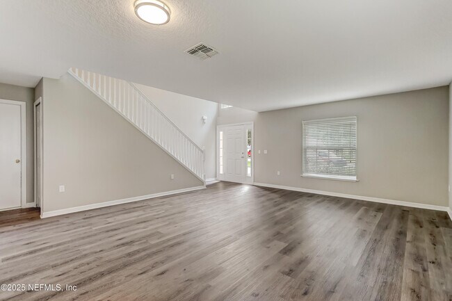 Building Photo - 172 King Arthur Ct