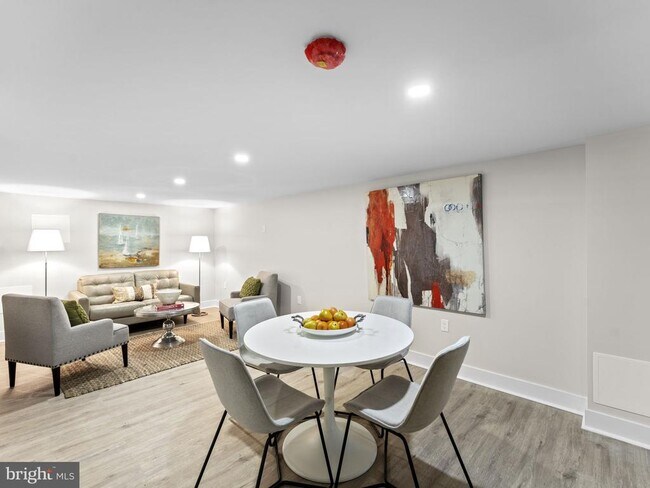 Building Photo - 532 Shepherd St NW