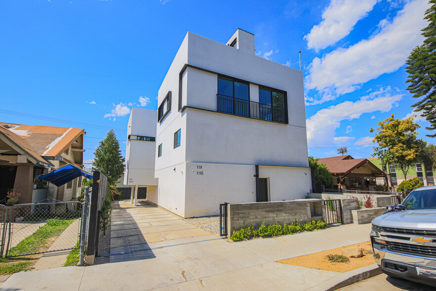 Building Photo - 121 S Coronado St