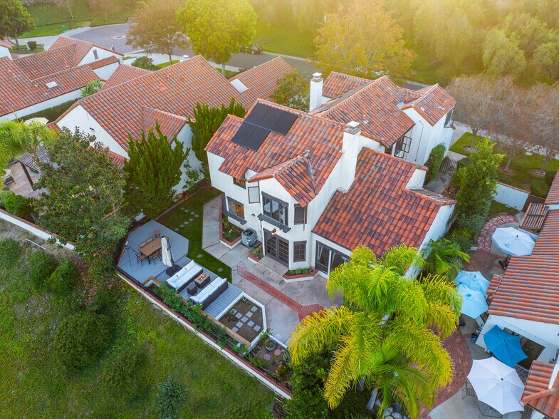 Building Photo - 17645 Rienzi Pl