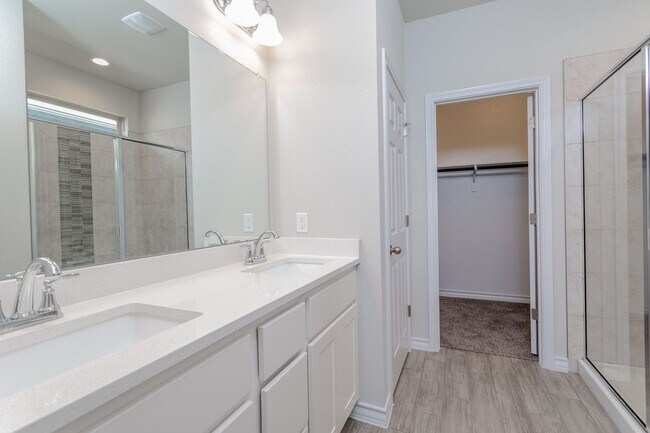 Building Photo - Luxurious Newer Construction 3-Bedroom Hom...