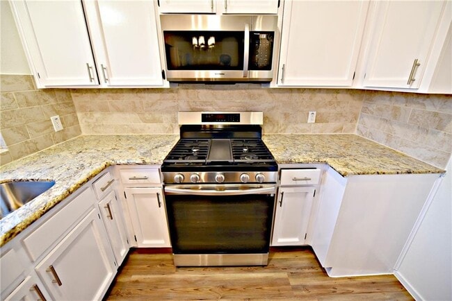 Building Photo - 805 Lone Tree Ct