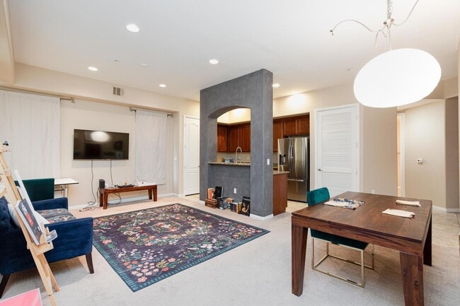 Building Photo - Partially Furnished Condo | Gourmet Kitchen, Pool & Fitness Center | 6-Month Lease Available