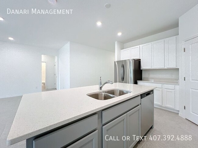 Building Photo - 1679 Meadowlark Dr