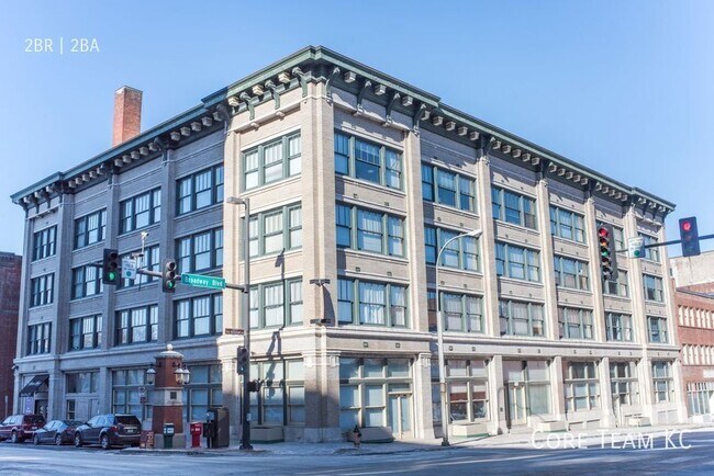 Building Photo - 934 Broadway Blvd