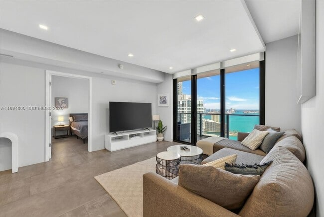 Building Photo - 1010 Brickell Ave